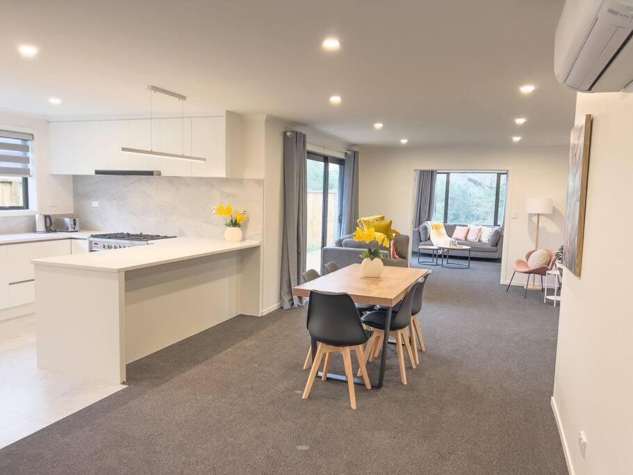 Rotorua Sunshine Brand New 4 Bedroom House Dış mekan fotoğraf